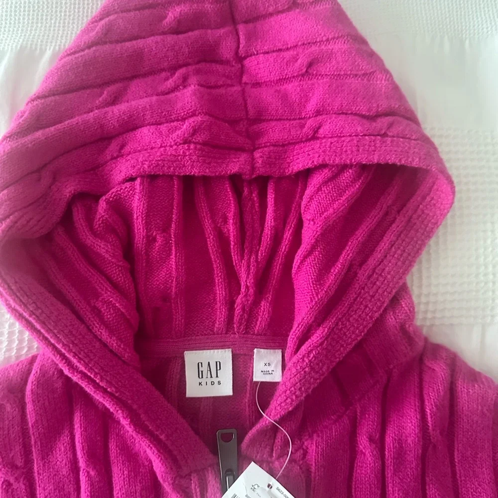 GAP Kids Fuchsia Hooded sweater / size 4-5 (XS)